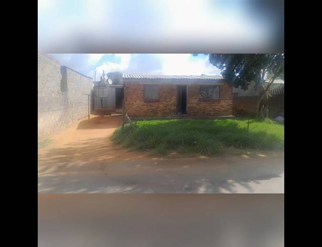 2 BEDROOM HOUSE FOR SALE IN MEADOWLANDS ZONE 2